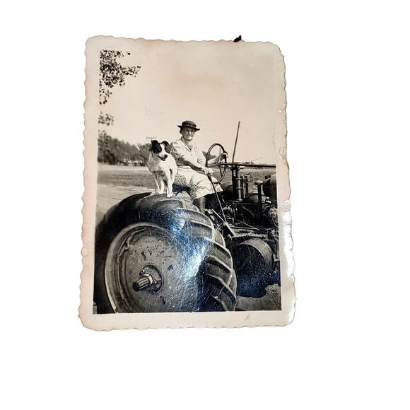 Lot of 4 B & W Photos John Deere Allis Chalmers Tractor Dog Lady Man Farmer 1940 - Picture 4 of 9